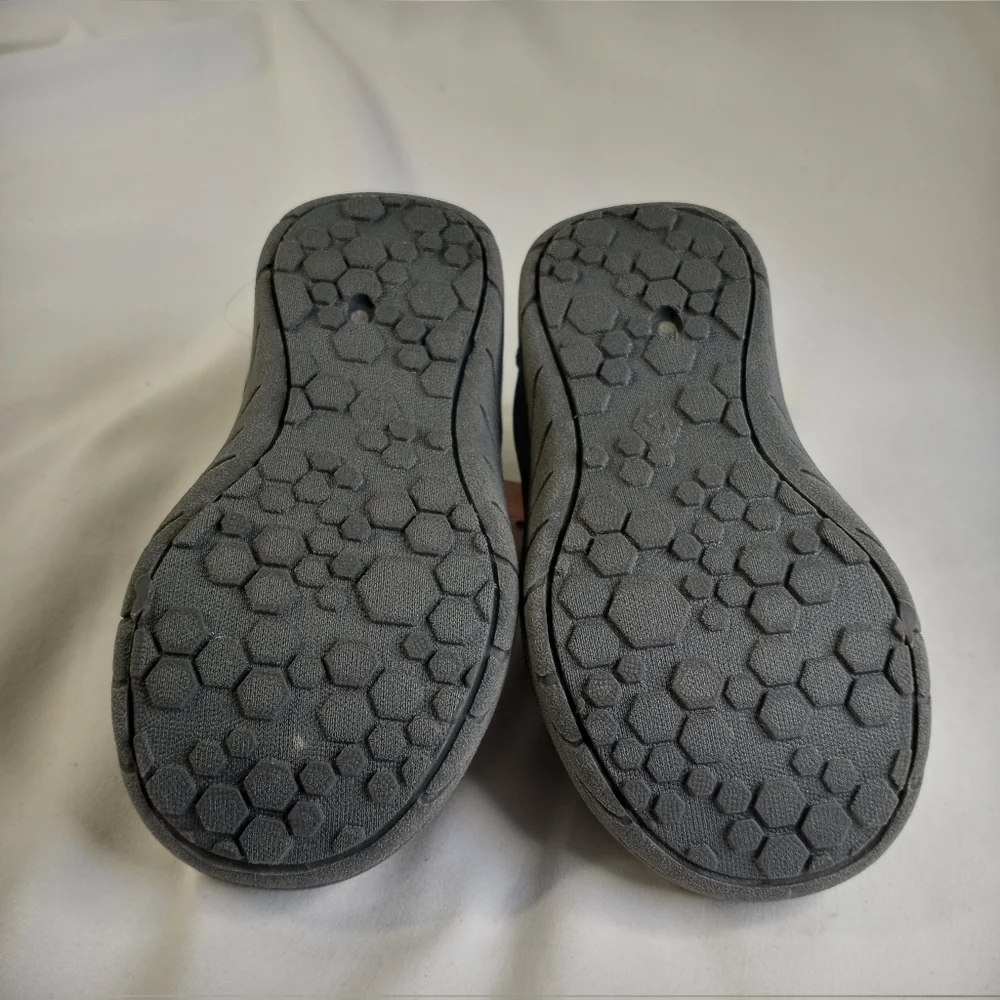 Northside water sneakers kid's size 5 NWT